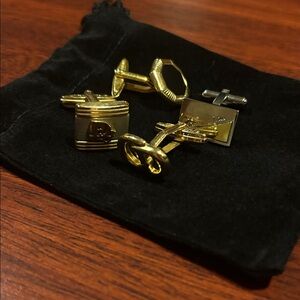 Elegant Christian Dior Gold Cufflinks Set
